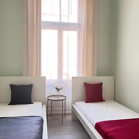Baross Apartment With Convenience And Style Budapest Exterior photo