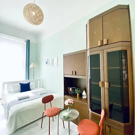 Baross Apartment With Convenience And Style Budapest Exterior photo