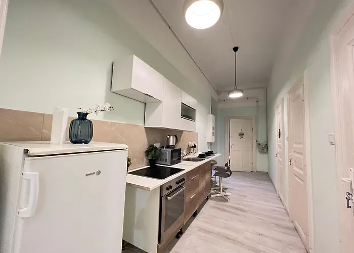 Baross Apartment With Convenience And Style
