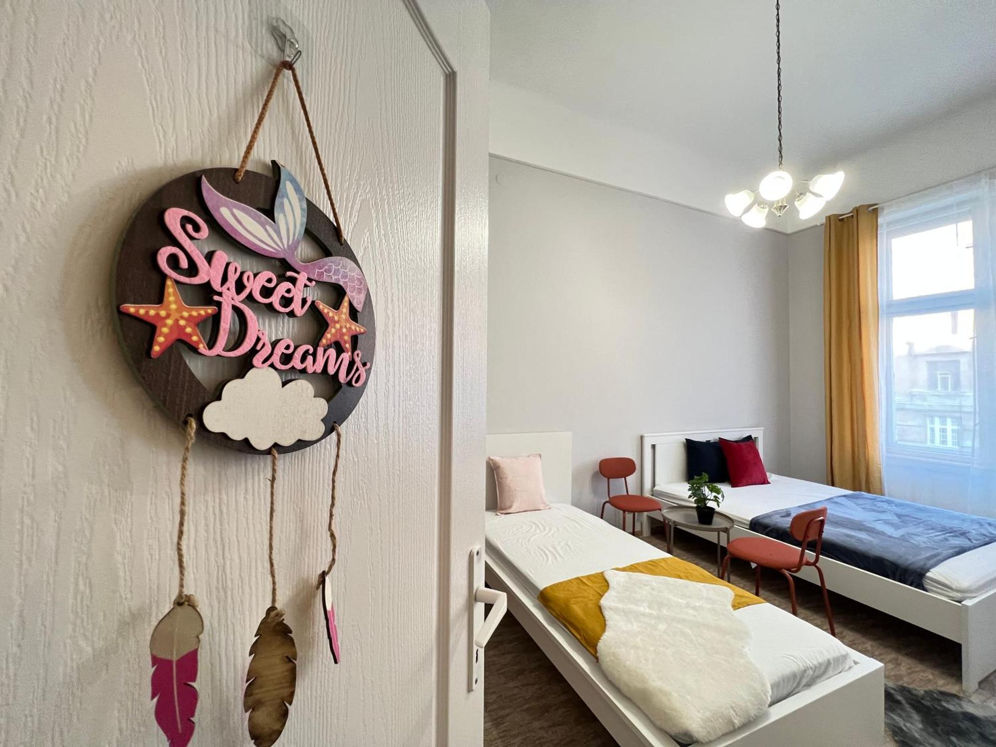 Baross With Convenience And Style Проживання в сім'ї